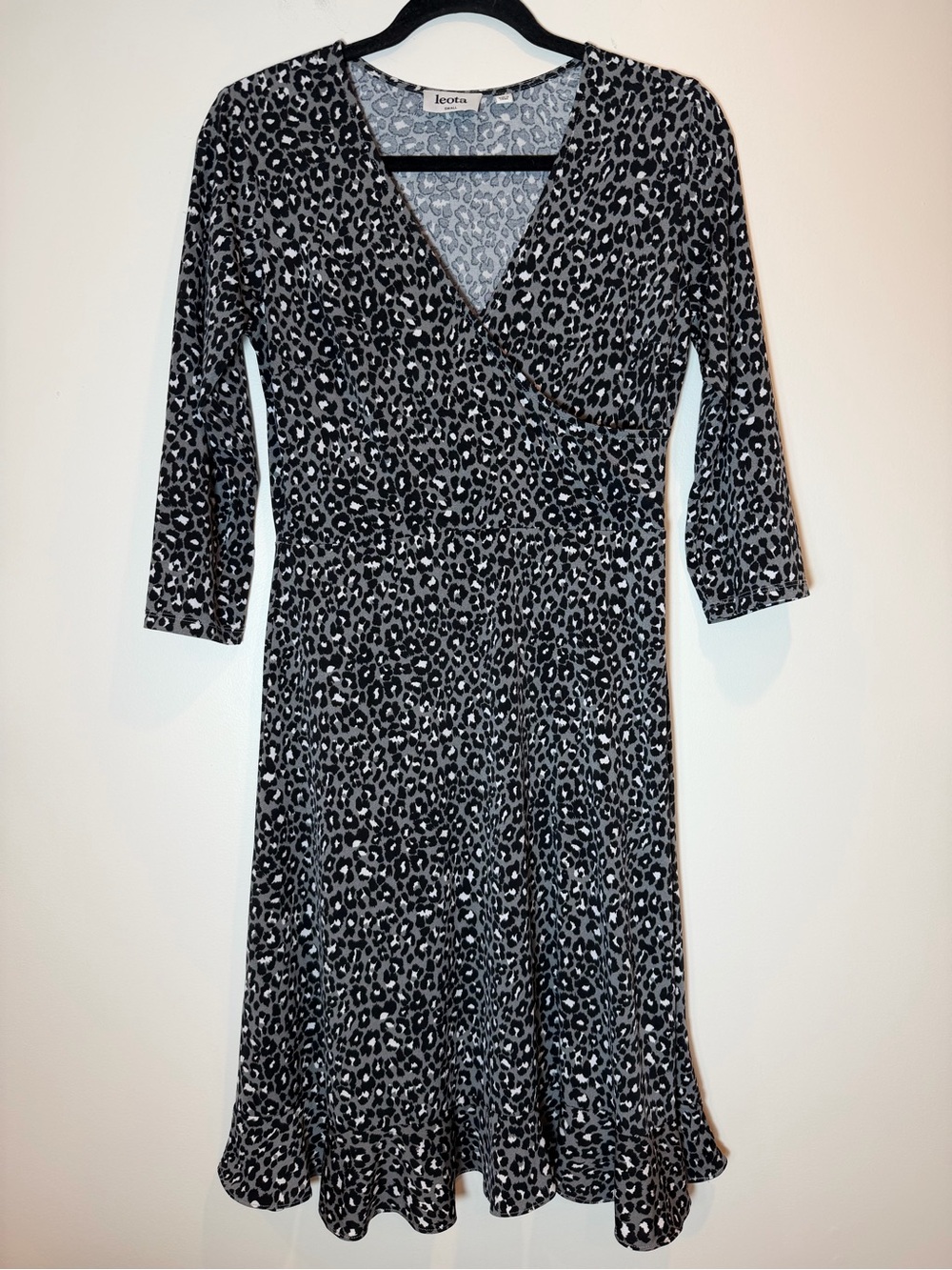 Leota Gray Black Leopard Print Faux Wrap Dress V-Neck 3/4 Sleeve Size Small